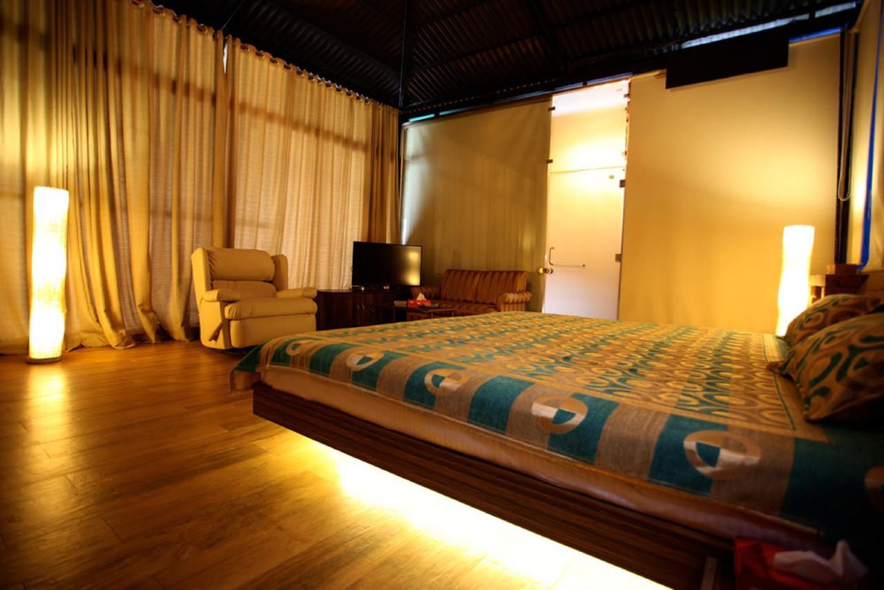 Kino Lakeside Chalet Hotel Lonavala Exterior photo
